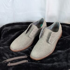 Perry Ellis Gray and Brown Oxfords with Timeless Elegance
